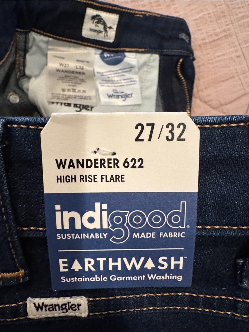 NWT Wrangler Wanderer Women's Dark Blue Flared Jeans - Picture 4 of 6